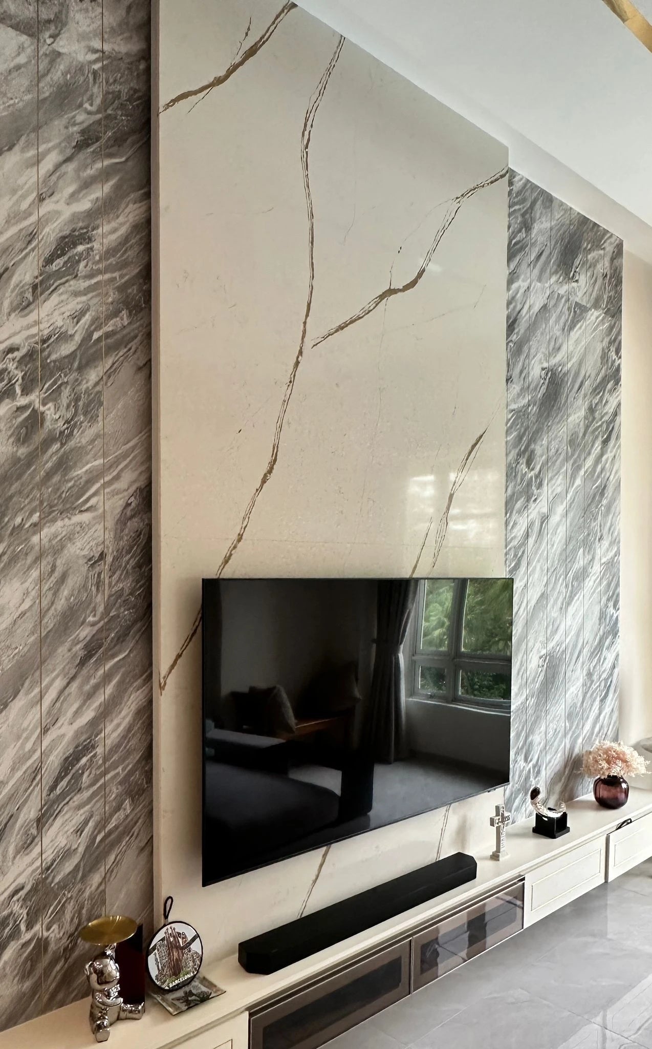 Silestone Et Dor quartz feature wall with dramatic white veining and polished finish — premium quartz countertops near me by Signature Stone Las Vegas