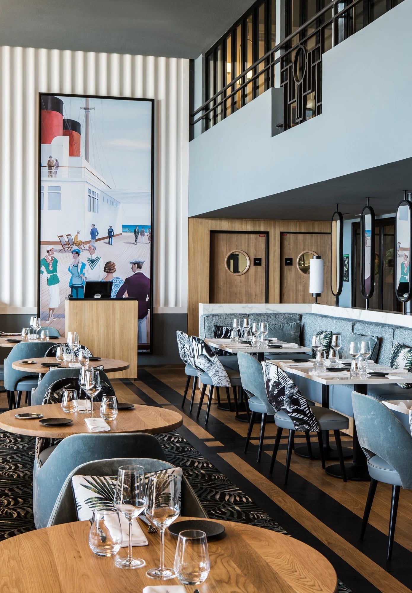 Silestone Et Statuario quartz restaurant bar counter with white marble veining and polished finish — quartz countertops near me by Signature Stone Las Vegas