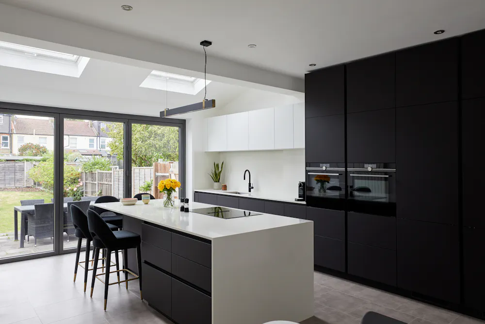 beckenham-monochrome-kitchen.jpg