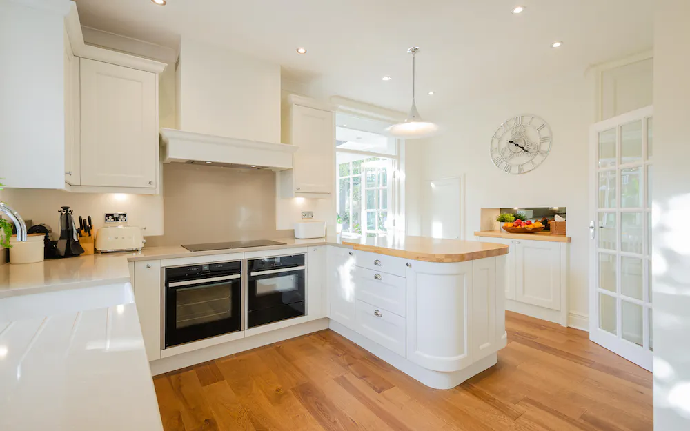 classical-townhouse-kitchen.jpg